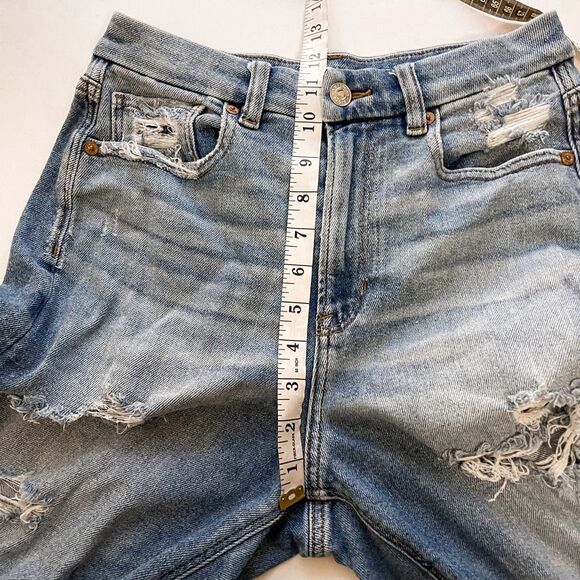 American Eagle Distressed Curvy Mom Jeans Size 4 - Picture 5 of 10